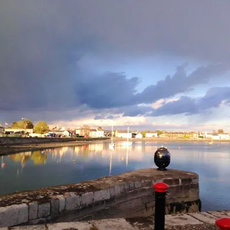 House With 3 Bedrooms In Dungarvan, With Wifi Holiday home *